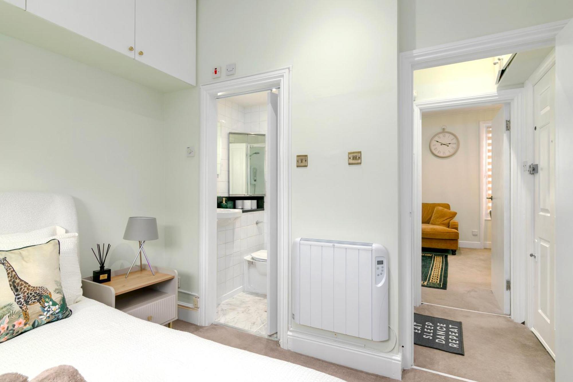 Апартаменты Cosy Flat 5 Min From Holland Park Station! Лондон Экстерьер фото